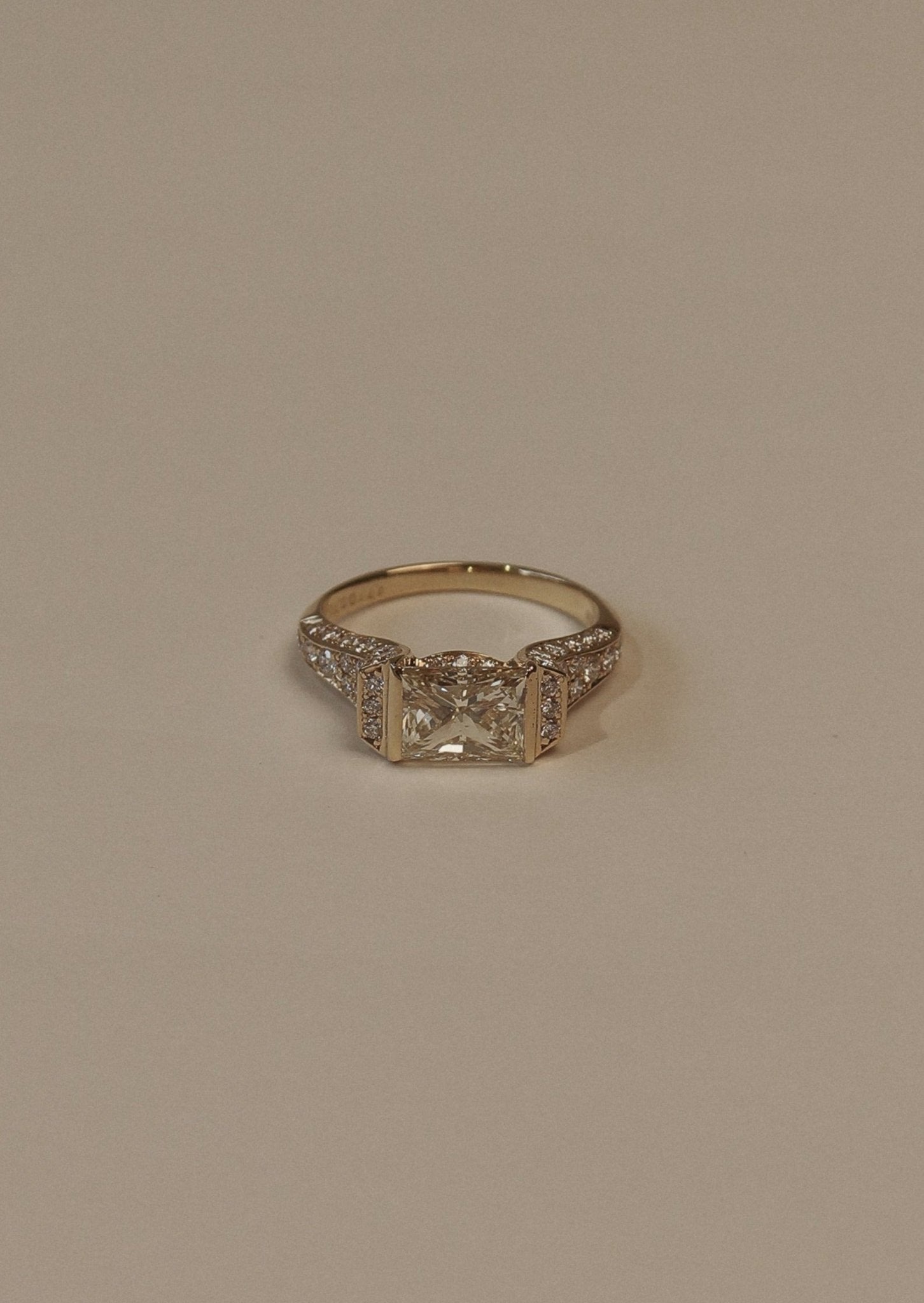 Vintage Emerald Diamond Estate Ring - SIA Jewelry