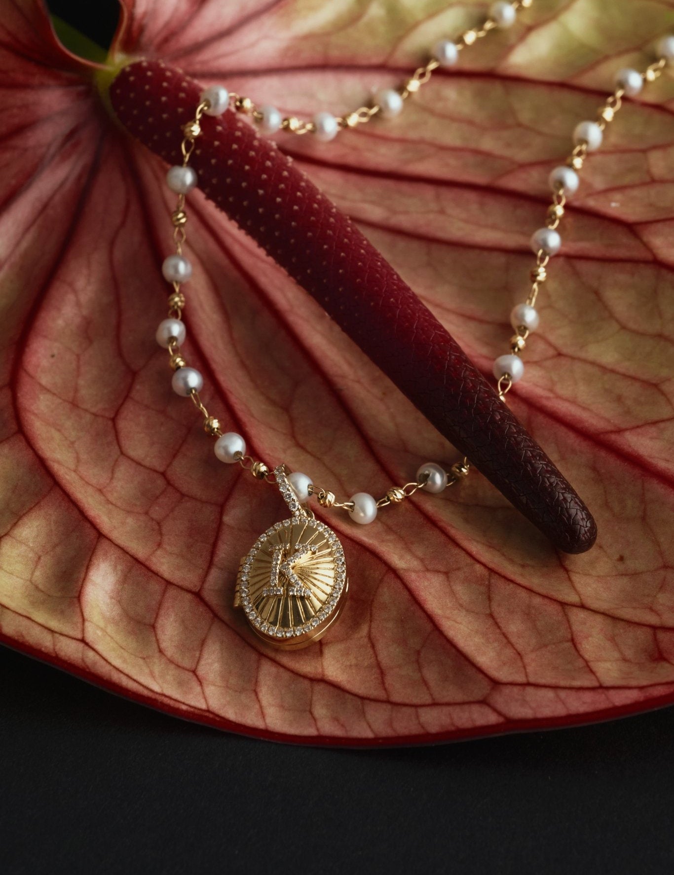Affection Oval Locket - SIA Jewelry