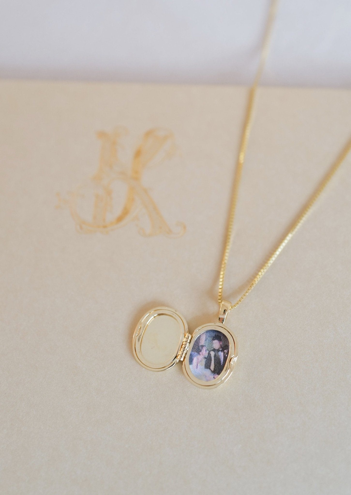 Jace Oval Locket - SIA Jewelry