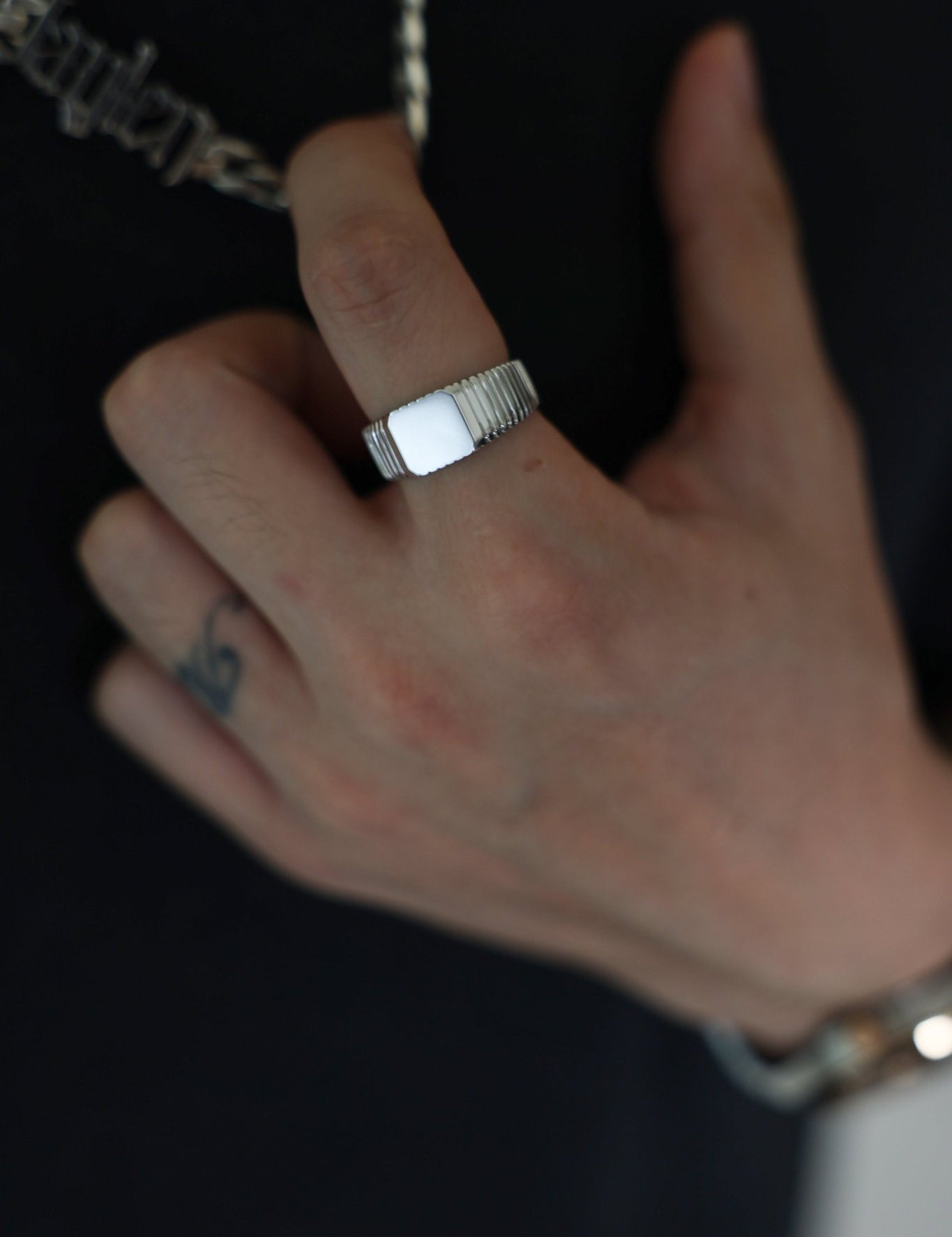Oma Signet Ring - SIA Jewelry