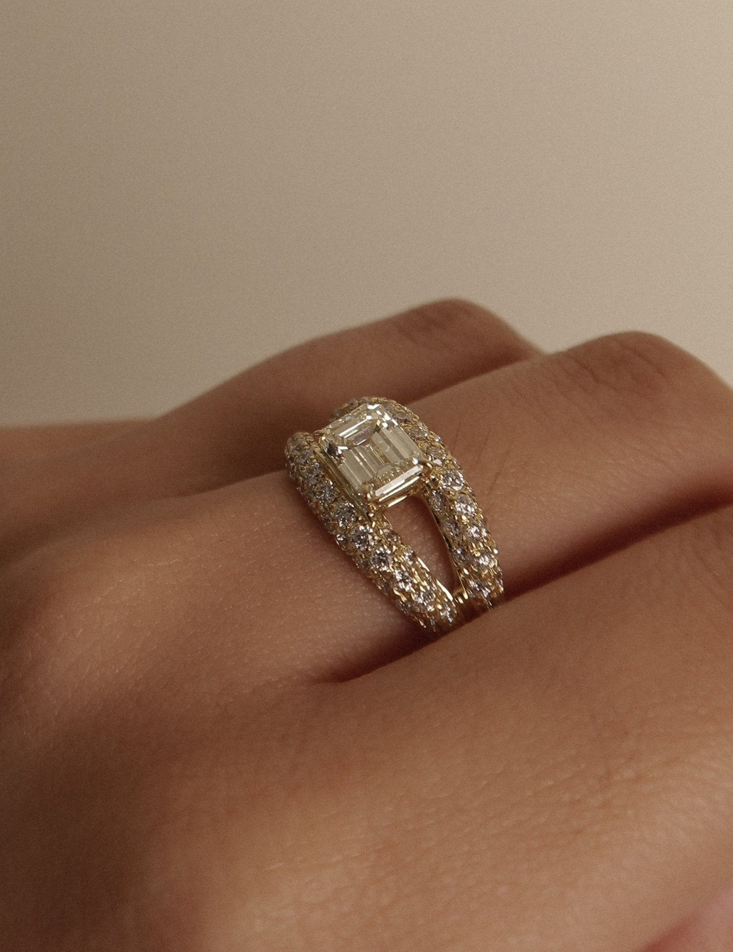 Vintage Twiny Emerald Diamond Ring - SIA Jewelry