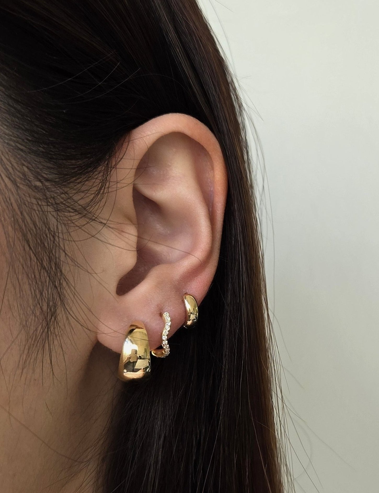 Winly Wave Diamond Huggie - SIA Jewelry