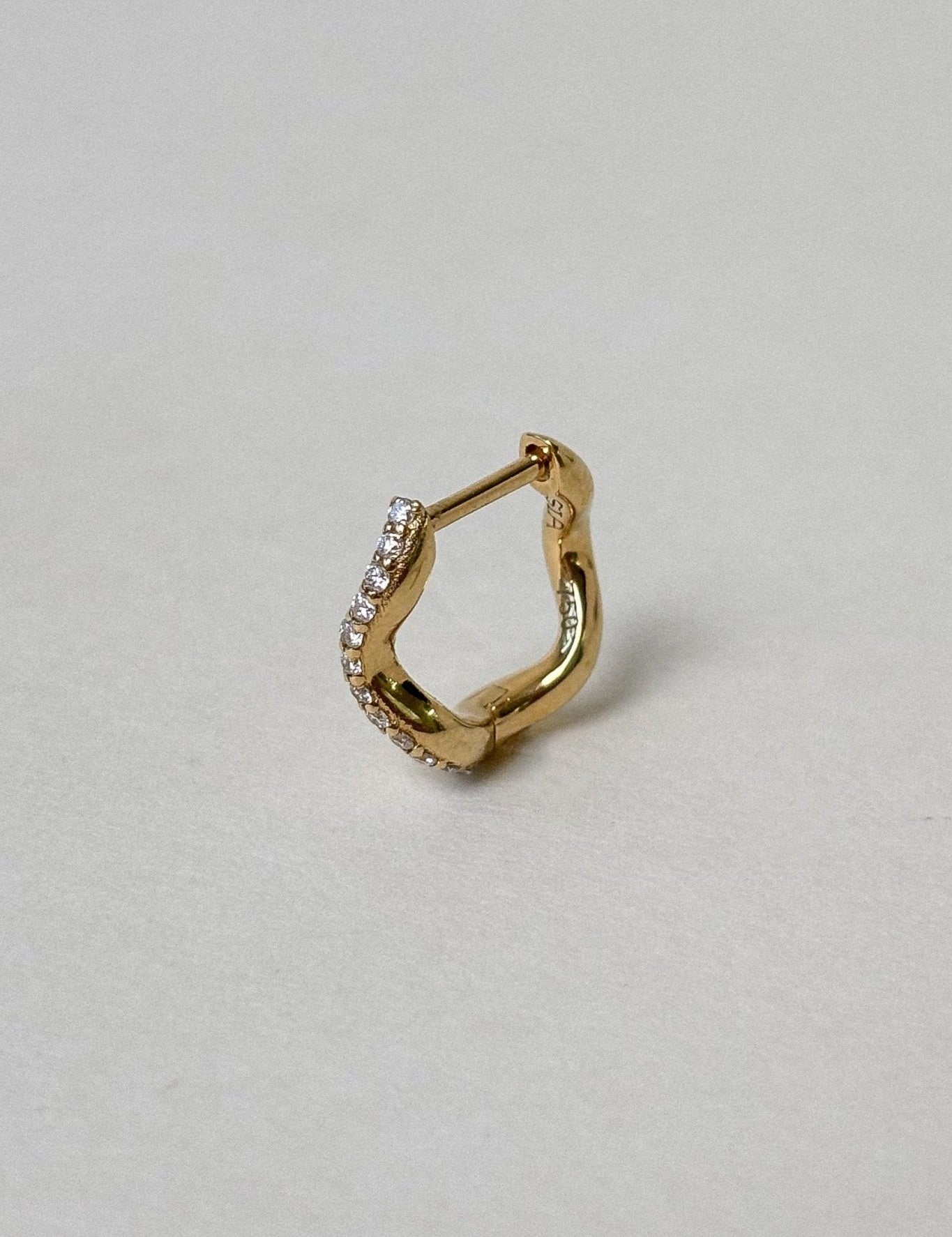 Winly Wave Diamond Huggie - SIA Jewelry